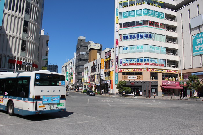 本八幡駅北口駅前