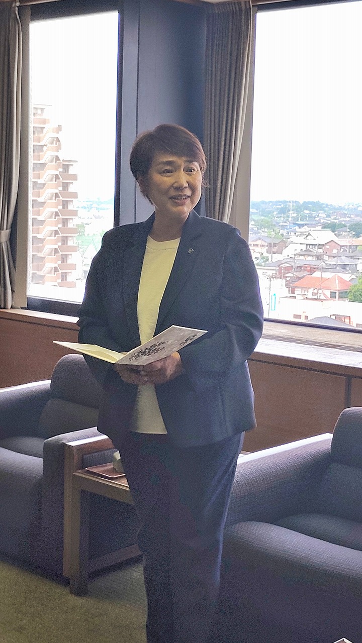 あいさつする石井市長